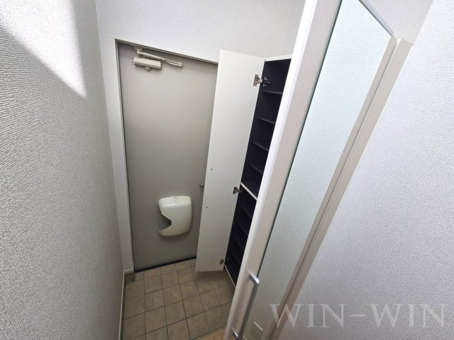 ウエスト・ヌーヴォー Ⅱの玄関