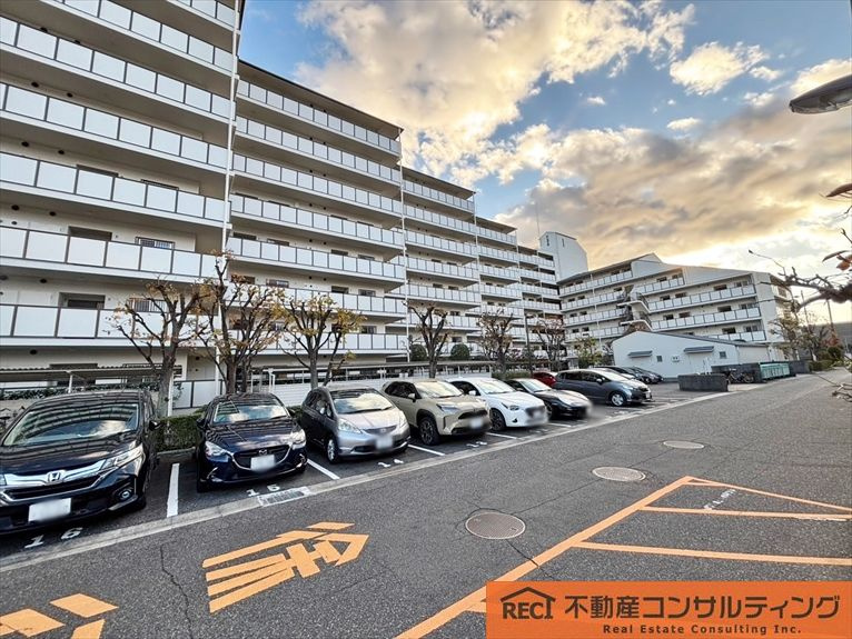 ジークレフ青木の駐車場