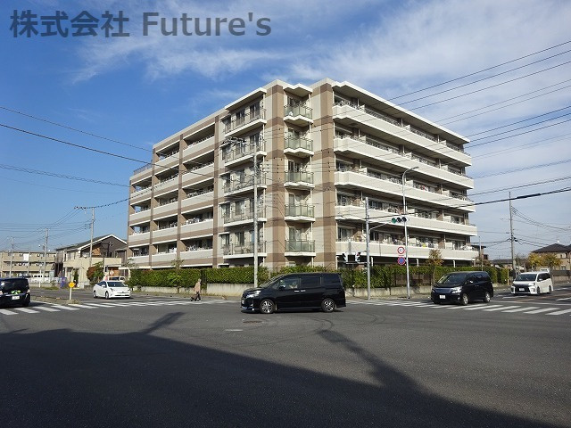 ダイアパレス吉川駅みなみの外観|平成19年・2月築のマンションです！