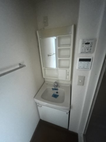 ブリックロード山の手の洗面所