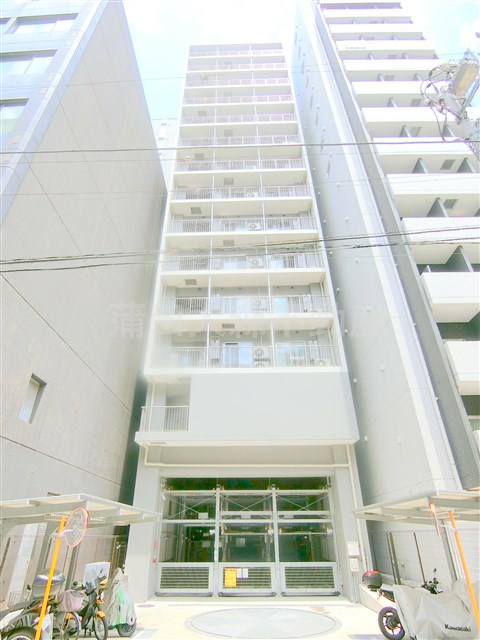 コンフォリア蒲田の外観|南側　下部に機械式駐車場