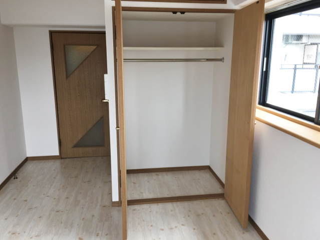 【収納】 | リバティ参番館 | 別号室の写真になります。現況優先。