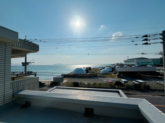 【展望】 | バルコニーからの展望。遮る建物が無く、素敵な景観と暖かい日差しをお部屋に運んでくれます♪