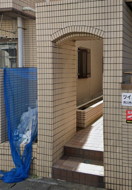 ツインハイツA棟のエントランス