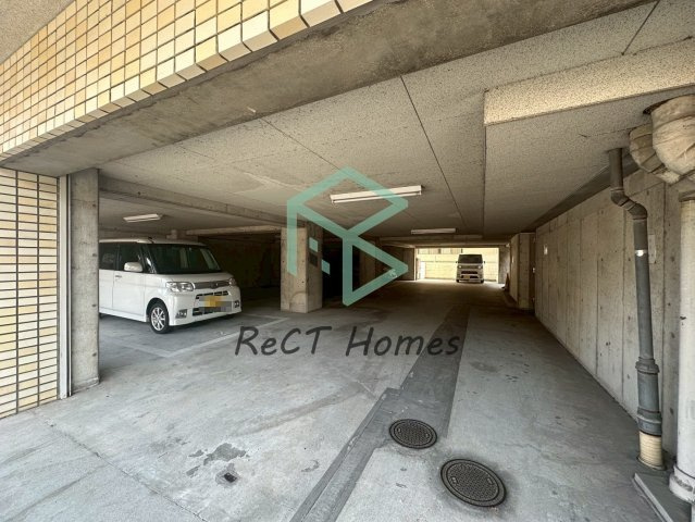 ベルトピア手柄Ⅰの駐車場