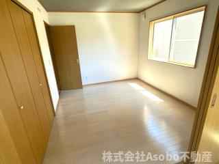 矢巾町高田二世帯中古住宅の寝室|１F寝室