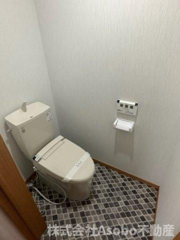 矢巾町高田二世帯中古住宅のトイレ|１Fトイレ