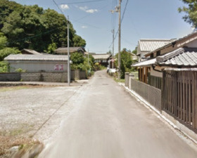 西条市氷見丙の売地の前面道路含む現地写真