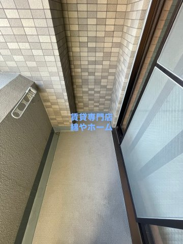 ソレアードトレスなんばWESTのバルコニー|外からの目が気にならないバルコニーで洗濯物が干せます