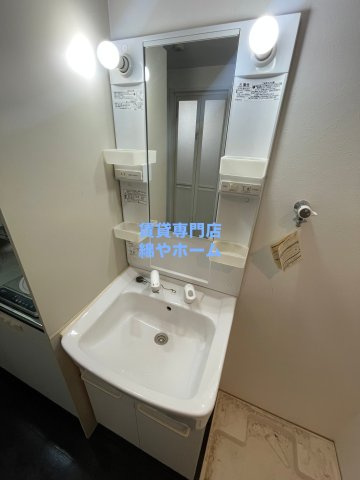 エスリードコート難波ウエストの独立洗面台|朝の身支度には欠かせない独立洗面化粧台