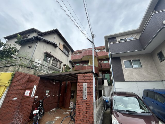 ファーストマンションの外観