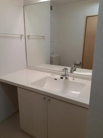 オンフォレストギオンの洗面所|広い洗面スペース