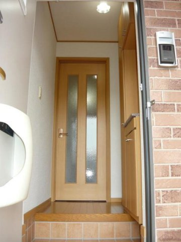ストラーレ　牛川の玄関|明るい玄関です