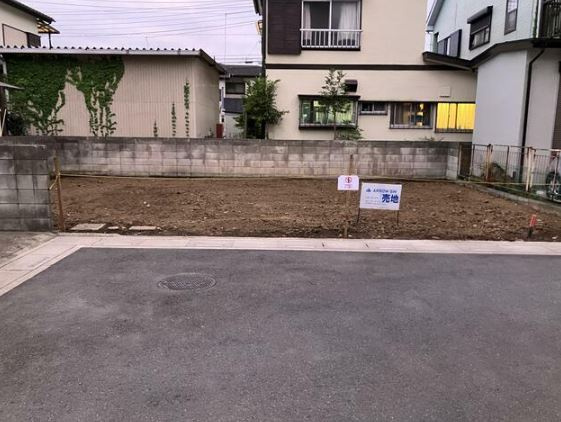 【土地】坂戸市石井建築条件無し売地の前面道路含む現地写真|前面道路含む現地写真です