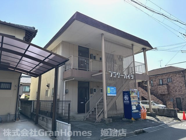 フラワーハイツの外観