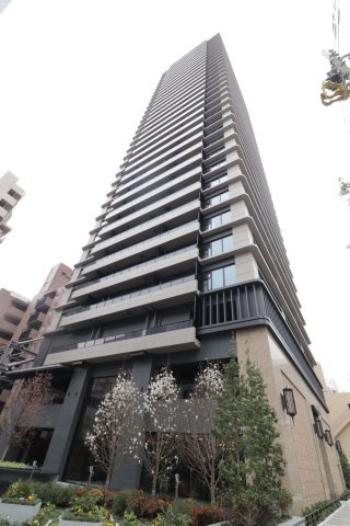 【外観】 | 【外観】存在感を放つ建築美。近代建築の普遍的なデザインを現代的な世界へ。