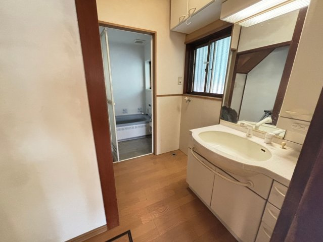 平井の独立洗面台