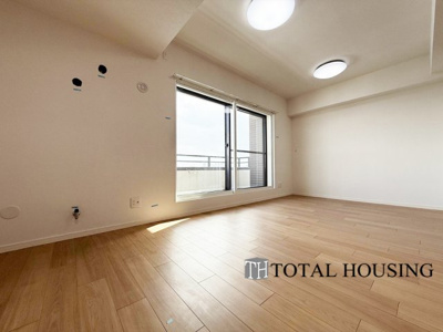 【居間・リビング】 | アルファコート白石 | ご家族みんなで長い時間を過ごすリビングは一番居心地のいいものであって欲しいですね。開放感のある広々リビングに光と風を呼び込みます。収納も多く快適な住空間を実現します。