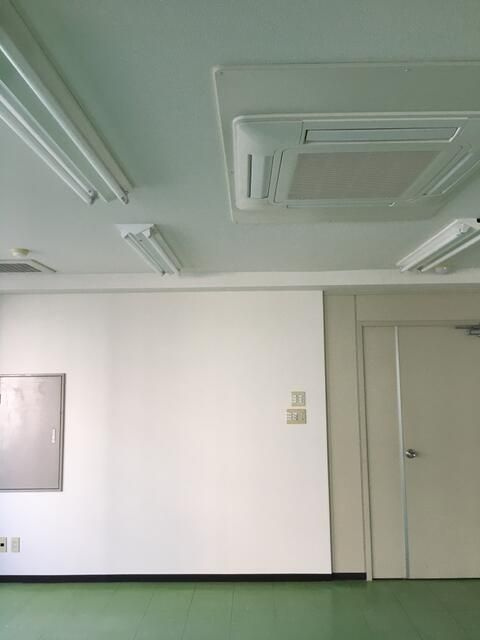 光正ビルの内装