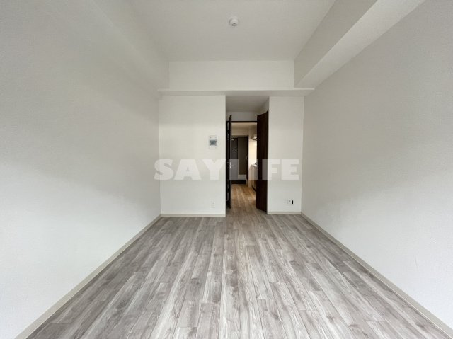 フォーリアライズ大阪イーストゲートの洋室