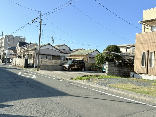 売中古戸建　中央区曳馬４丁目の前面道路含む現地写真