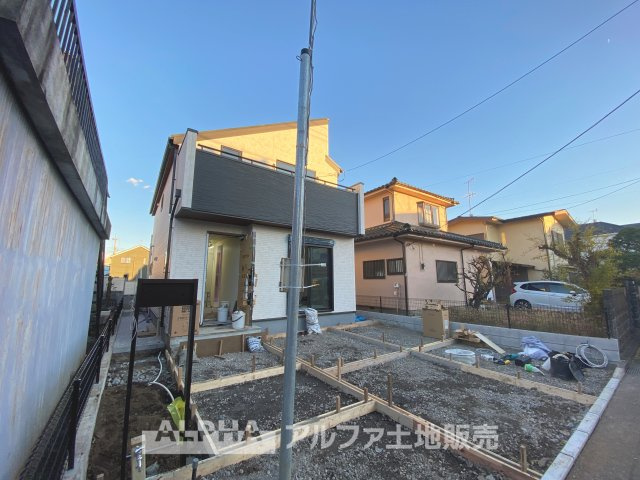 立川市柏町2丁目新築戸建の前面道路含む現地写真