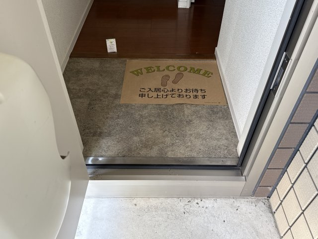 ブランドールの玄関