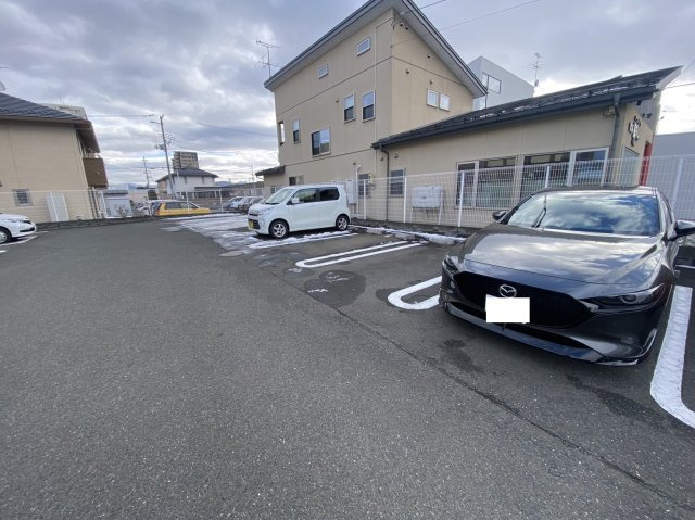 エム・ジー・アヴェニューの駐車場