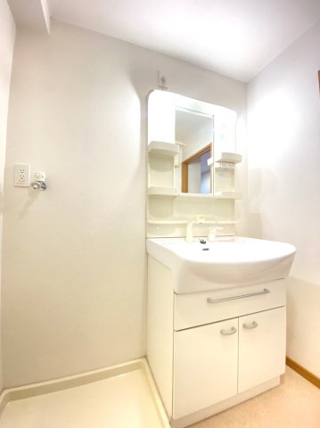 エム・ジー・アヴェニューの独立洗面台