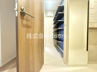 【玄関】 | 【ペット共生】フィールドコート住吉　HEBEL HAUS | 明るい玄関です