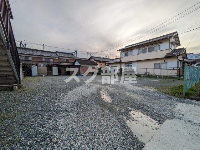石井貸家の駐車場
