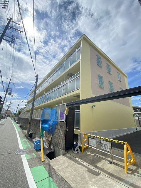 西宮市愛宕山の賃貸マンションの外観