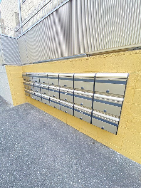 西宮市愛宕山の賃貸マンションの外観