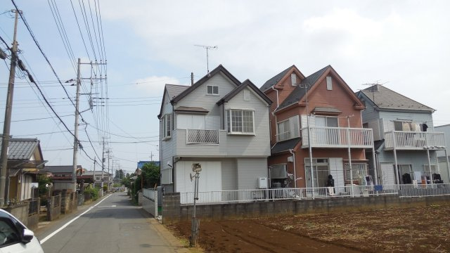 八街ほ　中古戸建の前面道路含む現地写真