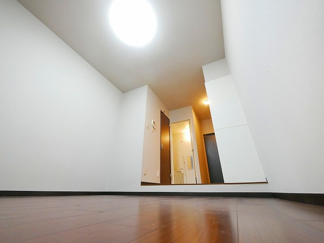 サクセスビルの洋室