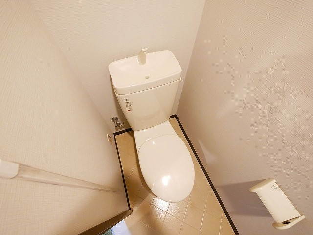 サクセスビルのトイレ|落ち着いた色調のトイレです