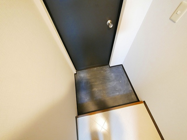 サクセスビルの玄関