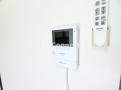 【セキュリティ】 | 霊屋第２コーポナバタ | 突然の来客時もＴＶモニターホンでしっかり確認。