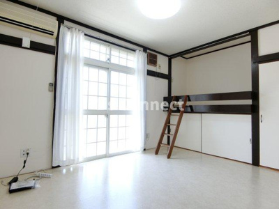【内装】 | 霊屋第２コーポナバタ | ロフト付きのお部屋です。