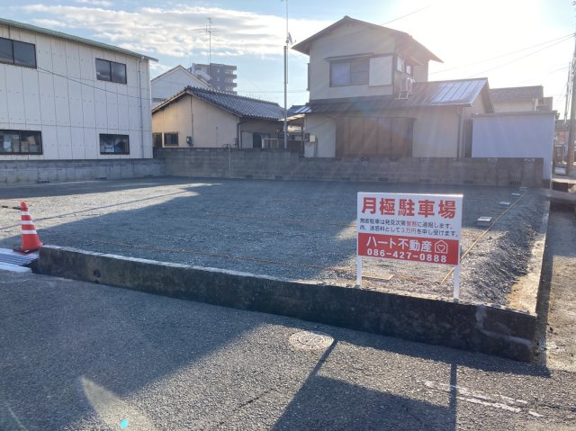 平田月極駐車場の外観