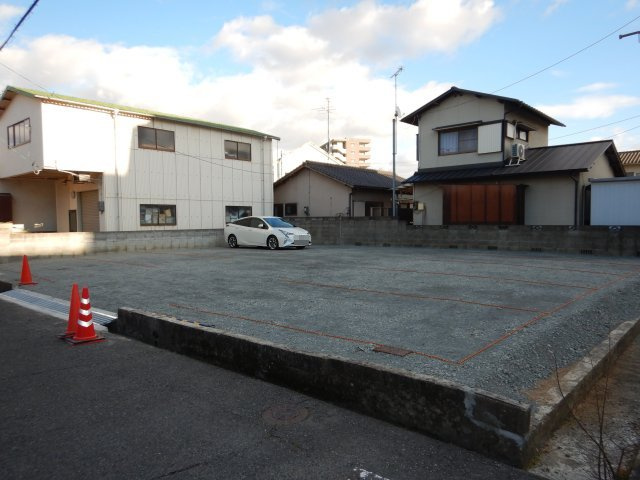 平田月極駐車場の外観