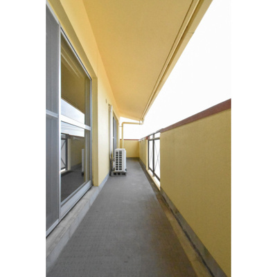 【バルコニー】 | サンフォレスト | 外からの目が気にならないバルコニーで洗濯物が干せます