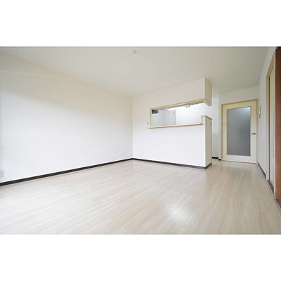 【居間・リビング】 | サンフォレスト | 居間です