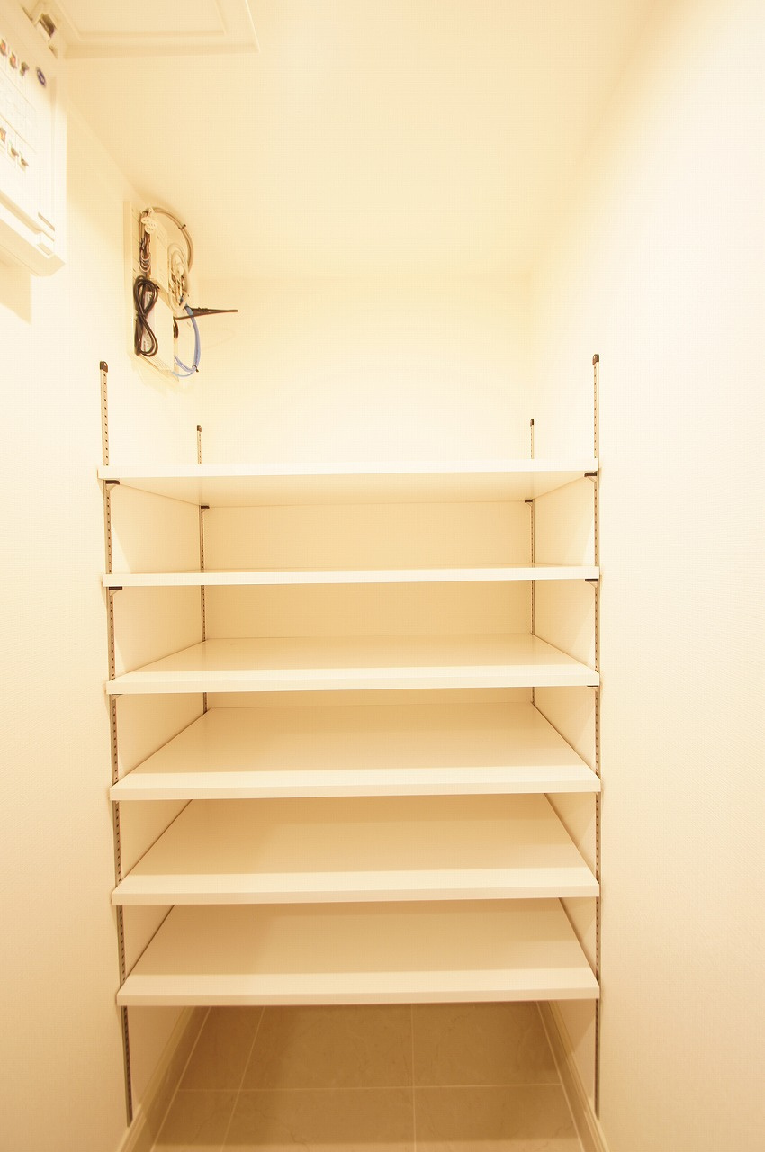 JP noie上野稲荷町の玄関