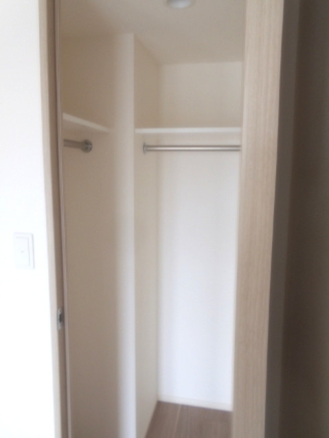 JP noie上野稲荷町の収納|ウォークインクローゼットです