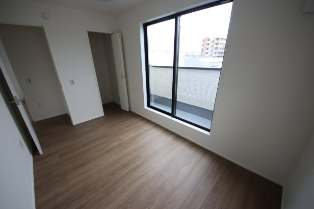 【洋室】 | 《仲介手数料無料》桜区栄和３丁目4-10(2号棟)新築一戸建てリガーレ | 撮影日 2025年6月6日 16:50 曇り