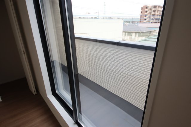 【バルコニー】 | 《仲介手数料無料》桜区栄和３丁目4-10(2号棟)新築一戸建てリガーレ | 撮影日 2025年6月6日 16:50 曇り