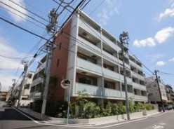 【外観】 | Maple Garden中野富士見町 | 鉄筋コンクリート造のがっちりとした建物。