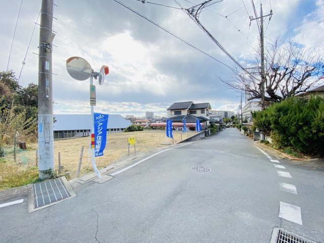 敷地面積110坪　売地　川越市吉田新町の前面道路含む現地写真|北西側6.0ｍ公道