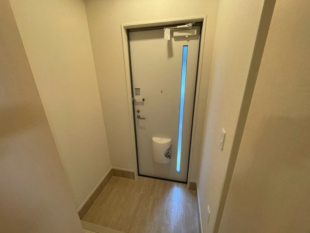 アルバ西岡本の玄関